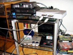 Mit konsol setup p en drlig dag (flyttet fra vrelset og dets oprindelig plads ned til stuen en weekend) 1/1