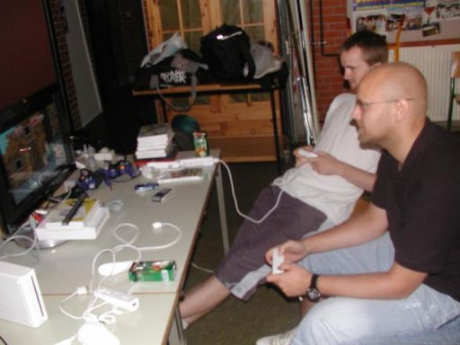 Chrono og bror i gang med Wii, før de blev totalt desillusionerede af stryg i Mario Strikers. 5/18