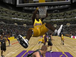 NBA Inside Drive 2004 (XBX)   © Microsoft Game Studios 2003    2/3