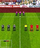 FIFA Football 2004 (NGE)   © EA 2003    1/3