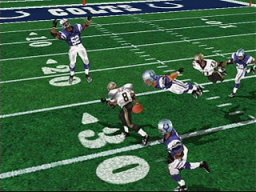 NFL Blitz 2001 (PS1)   © Midway 2000    2/3