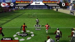 NFL Street 2: Unleashed (PSP)   © EA 2005    3/3