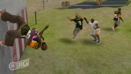 NFL Street 3 (PSP)   © EA 2006    4/6