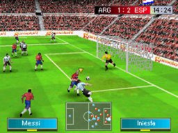 Real Football 2009 [DSiWare] (NDS)   © Gameloft 2009    2/3