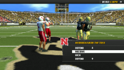 NCAA Football 09 (PSP)   © EA 2008    2/6